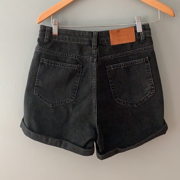 Zara Black Jean Shorts - Picture 2 of 7